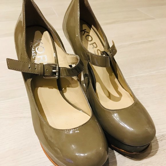 Michael Kors Heels - Picture 1 of 3
